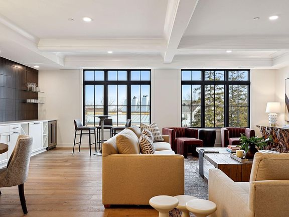 2nd image of 511 2nd St #3