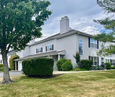 1st image of 36 Racquet Rd