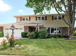 1015 S Lancaster St, Mount Prospect, IL 60056