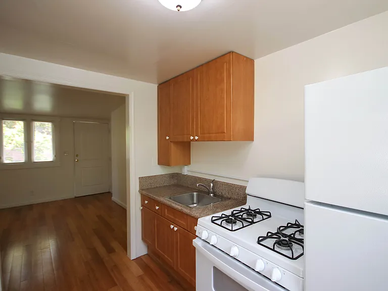 114 S Grand Oaks Ave #120 — Photo 7