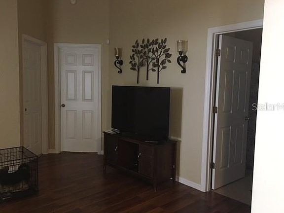 5th image of 2459 Ainsworth Ave