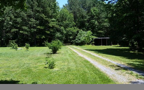 2nd image of 599 Flag Pond Ln
