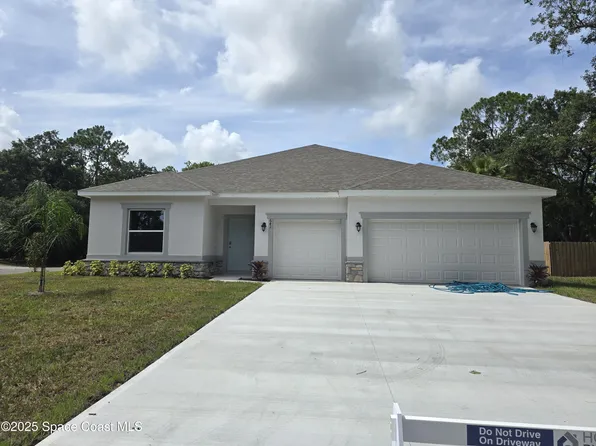 642 Fernandina St NW, Palm Bay, FL 32907