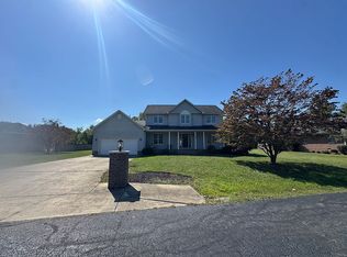 12 Willowtree Dr, Huntington, WV 25704