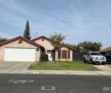 2201 Lamplight Ln, Delano, CA, 93215