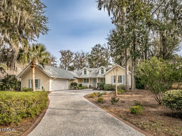 803 Island Cir W, Saint Helena Island, SC 29920