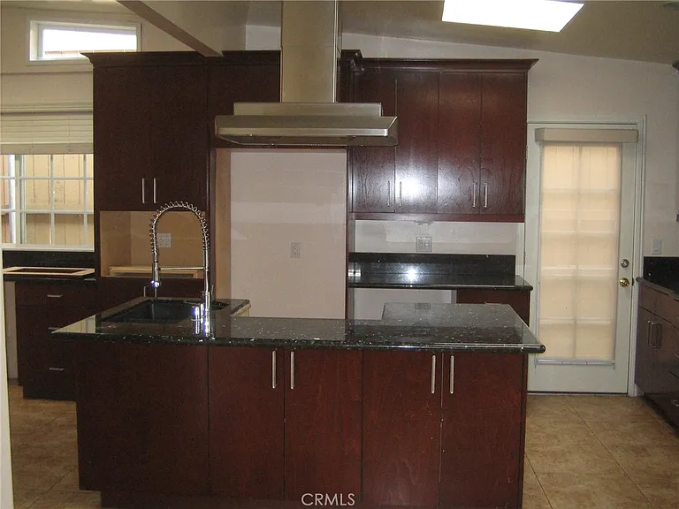 5325 La Forest Dr — Photo 7