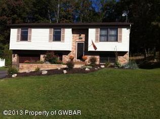 26 Dale Dr, Mountain Top, PA