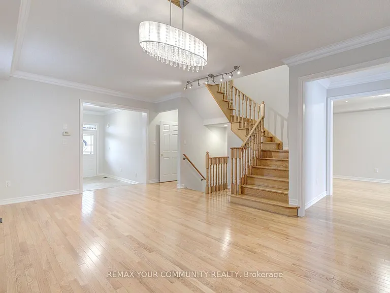 76 Ivy Glen Dr — Photo 8