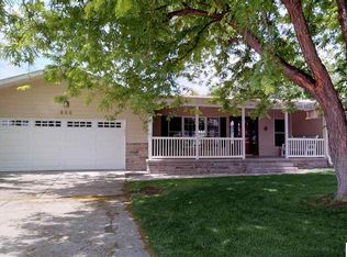 800 Freimuth Ave, Lingle, WY 82223