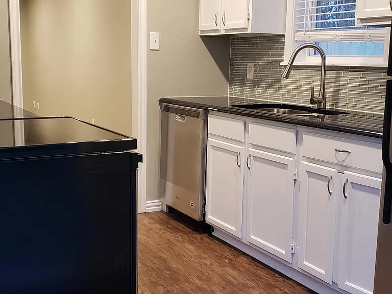 307 Gibson St #B — Photo 3