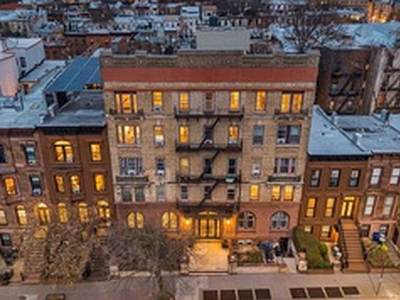 2nd image of 415 9th St APT 53