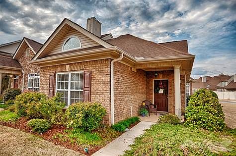 Wonderful townhome in Madison!