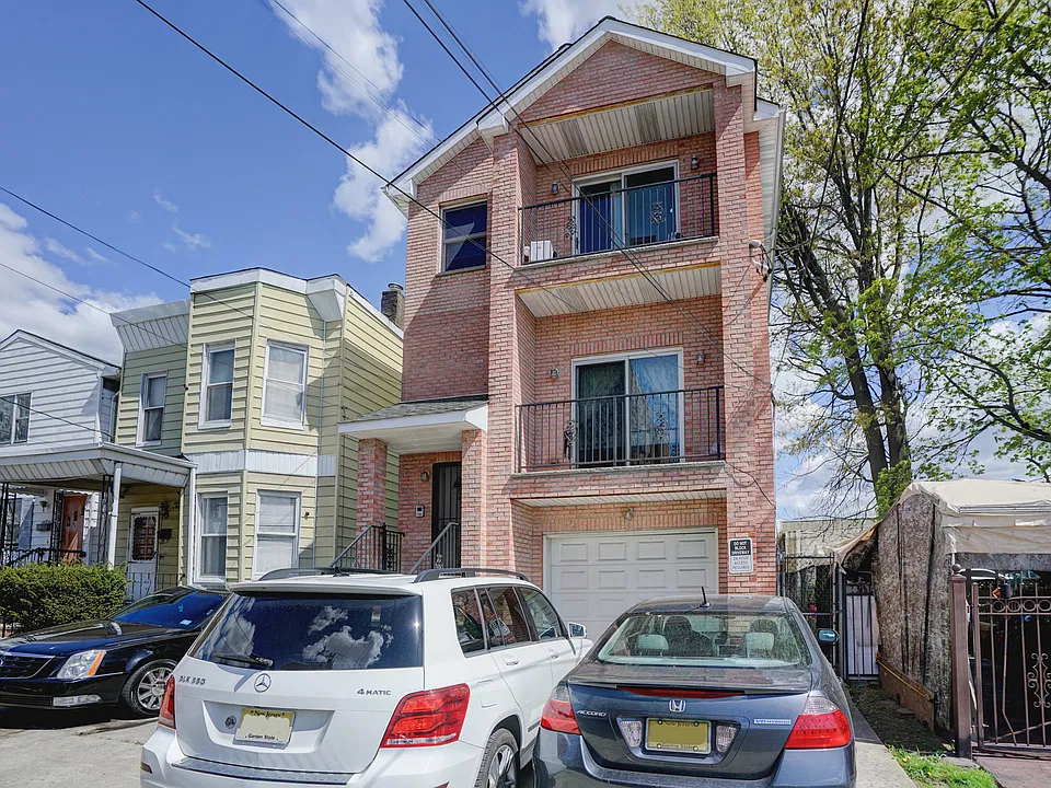 10 Olean Ave #101