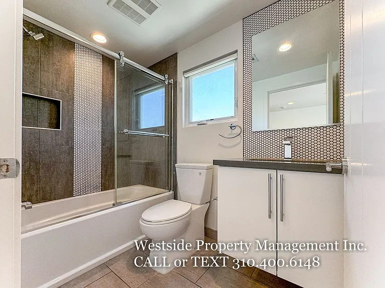 6546-6548 1/2 La Mirada Ave — Photo 15