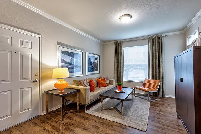 Hickory Point Apartments — Photo 11