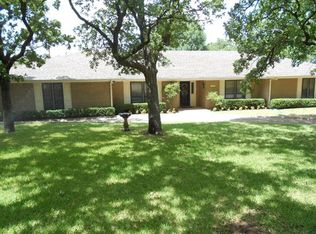 1518 Jefferson St, Bowie, TX 76230