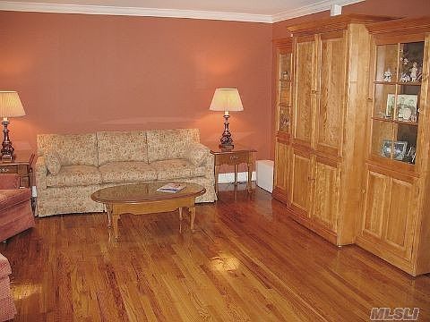 3rd image of 161 Rose St