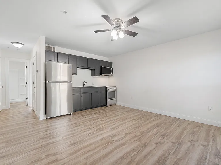 2210 Washington Ave #9 — Photo 12