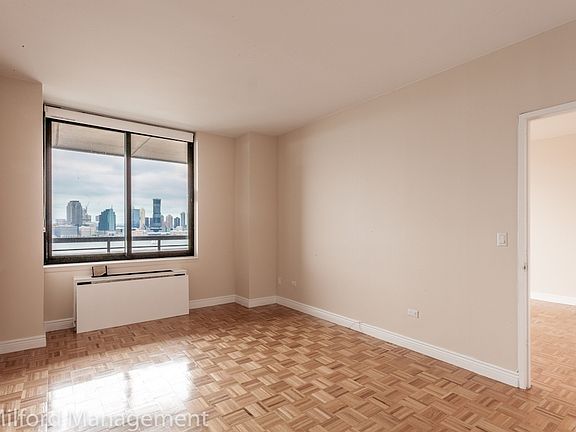 3rd image of 99 Battery Pl APT 22E