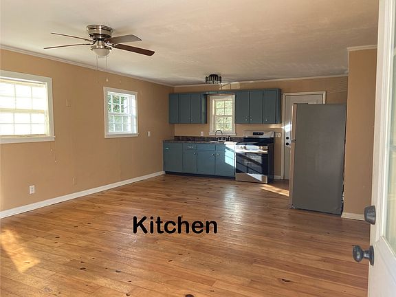 3rd image of 1470 Ridge Rd