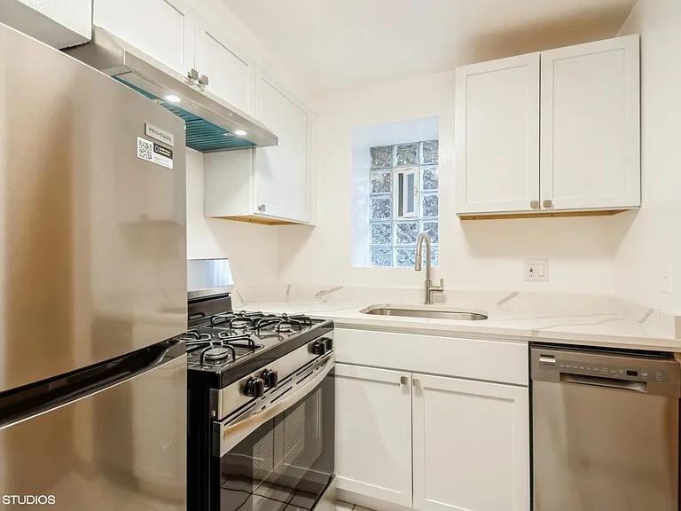 1363 W Sunnyside Ave #G — Photo 7