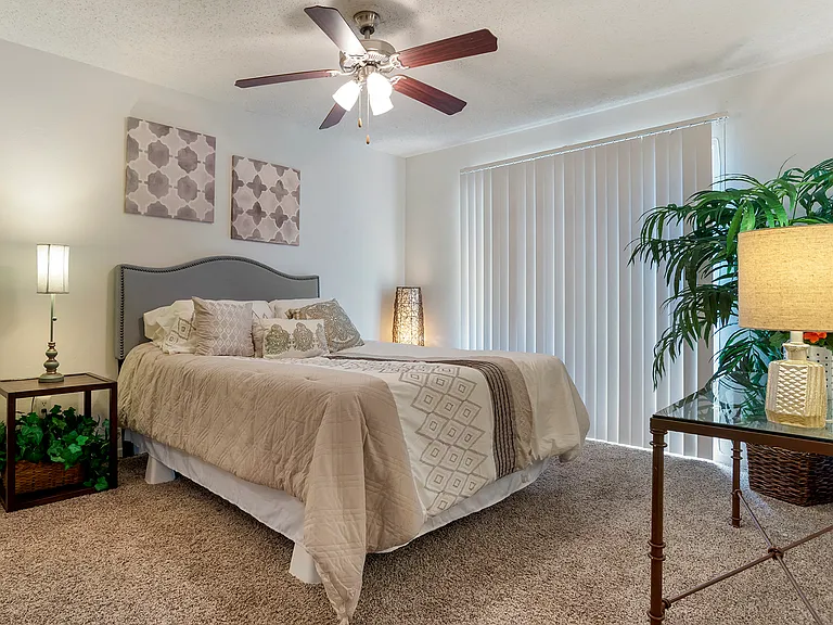 Lakeshore Landing Apartments — Photo 19