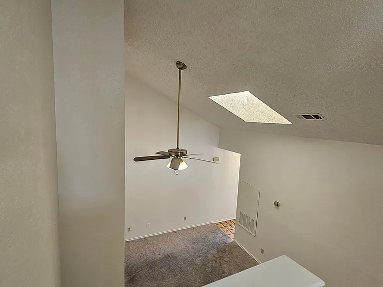 544 E Windsor Dr — Photo 41