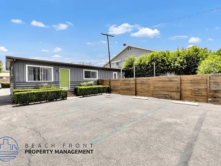 2674 Elden Ave. — Photo 18