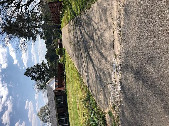 5th image of 270 Davis Ln NW