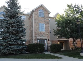 1545 W Crystal Rock Ct UNIT 2C, Round Lake Beach, IL 60073
