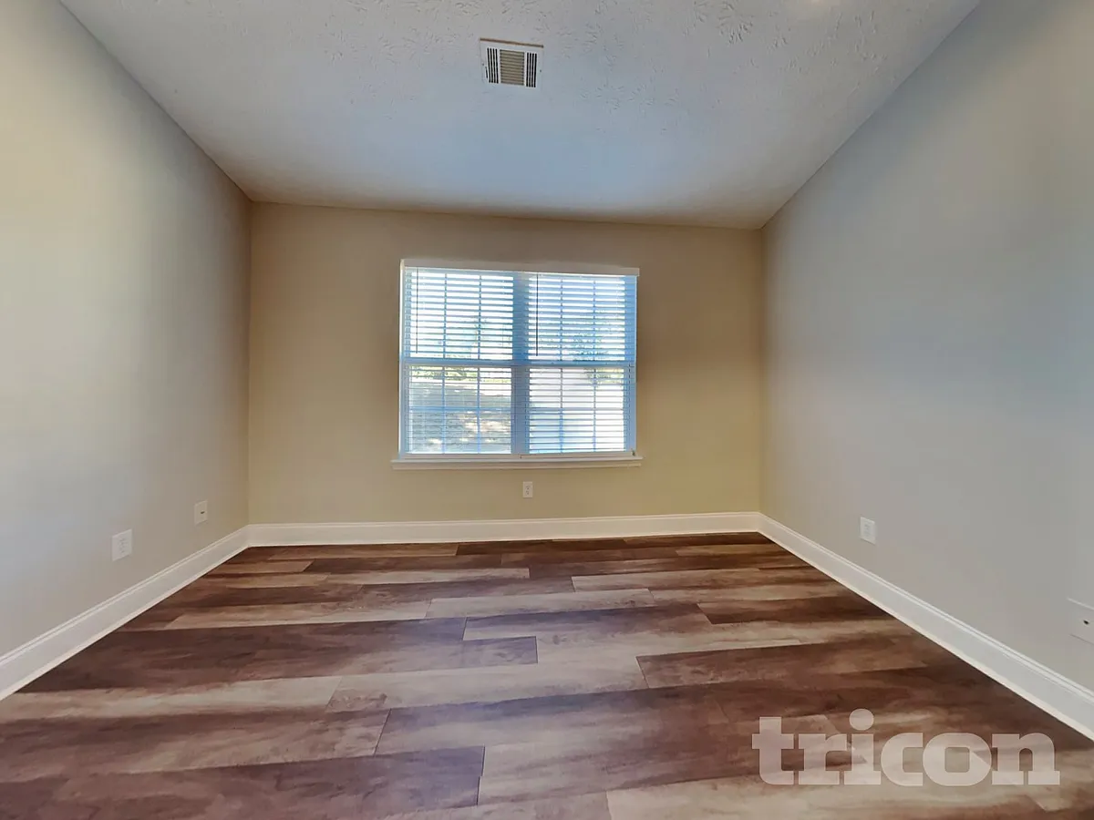 Building Photo - 564 Brewer Dr