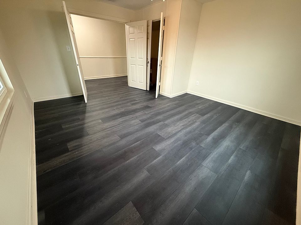 1st image of 202 S Sampson Ave