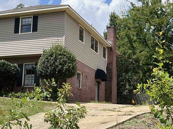 2nd image of 1107 Claymont Ct