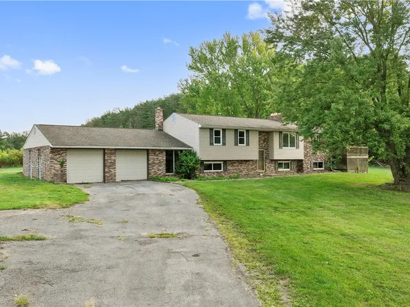 643 Sunset Dr, Freeport, PA 16229
