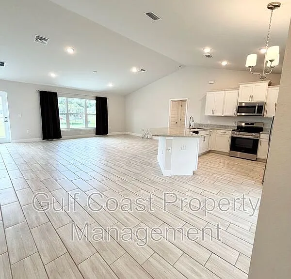 4865 Manila Ave — Photo 3