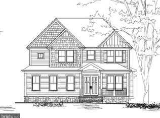 612 Cottage St SW, Vienna, VA 22180