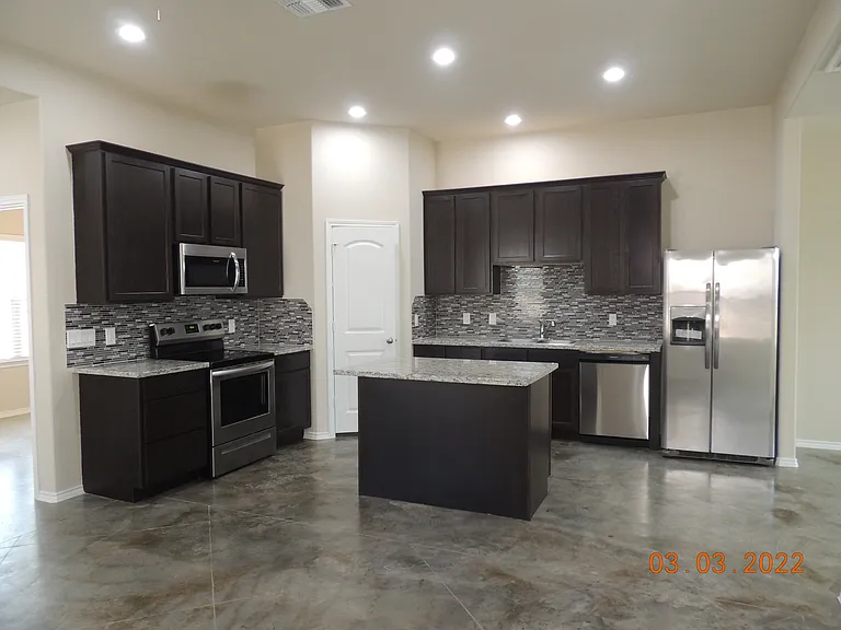103 Summer Pl — Photo 4