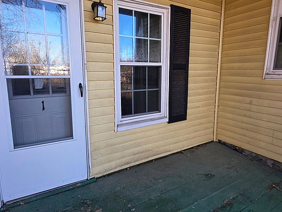 2nd image of 72 Common St