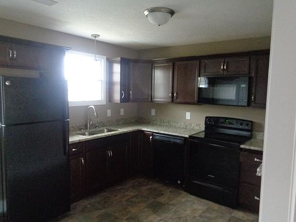 4th image of 810 Bradley St