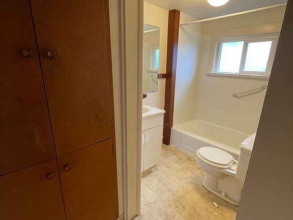 2nd image of 4518 6th Ave