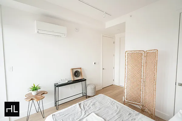 Rented by Highline Residential | media 9