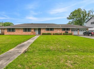 2720 Seattle St, Nederland, TX 77627
