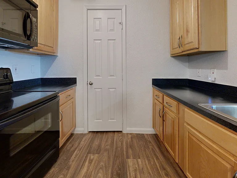 Altamira Place Apartment Homes — Photo 106