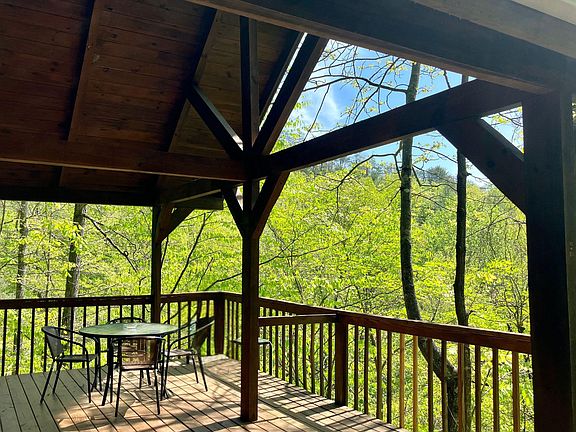 4th image of 441 Twin Arch Rd