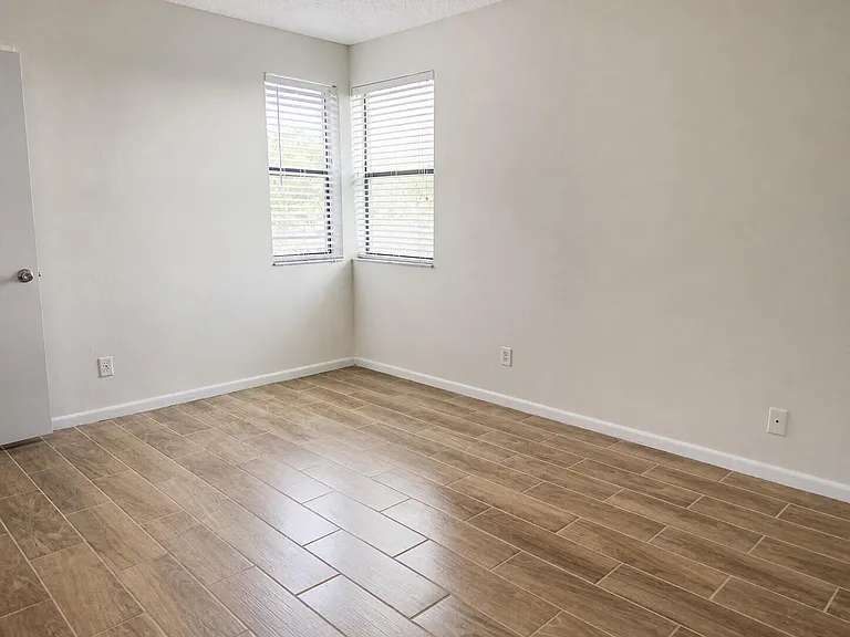 7260 Woodmont Ave #203 — Photo 15