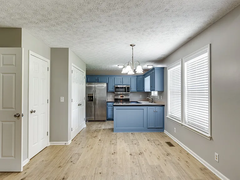 125 Grant Ct — Photo 10