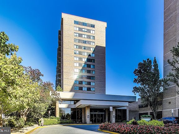 2nd image of 3709 S George Mason Dr APT 1212