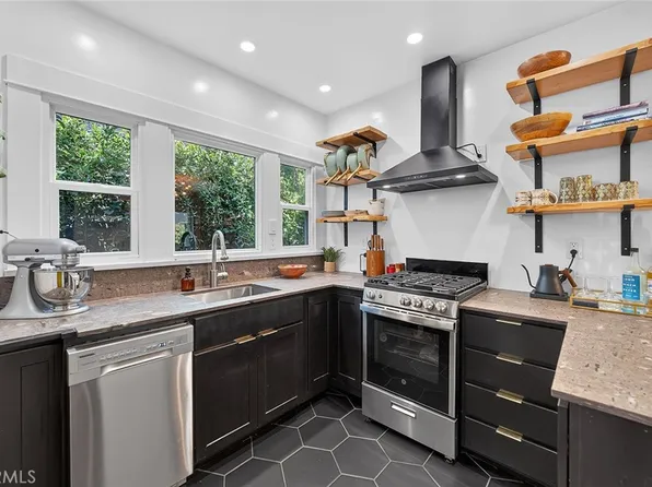 523 Olive Ave, Long Beach, CA 90802
