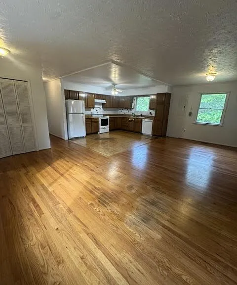 12 Dogwood Ln — Photo 7